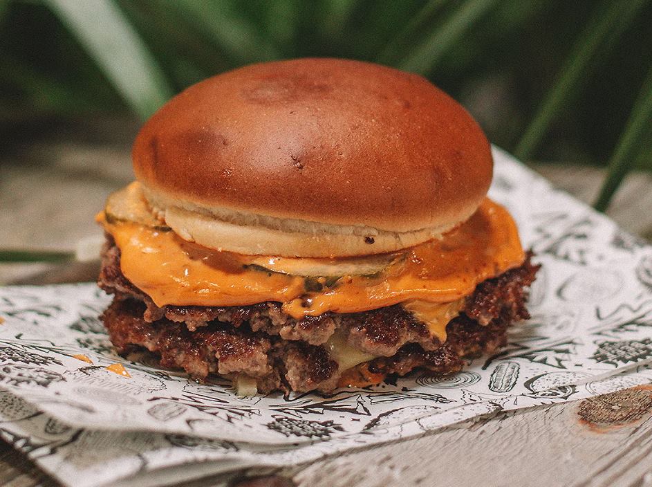 Historia de ejemplo: Smash Classic, una hamburguesa con doble carne, queso americano y pepinillos